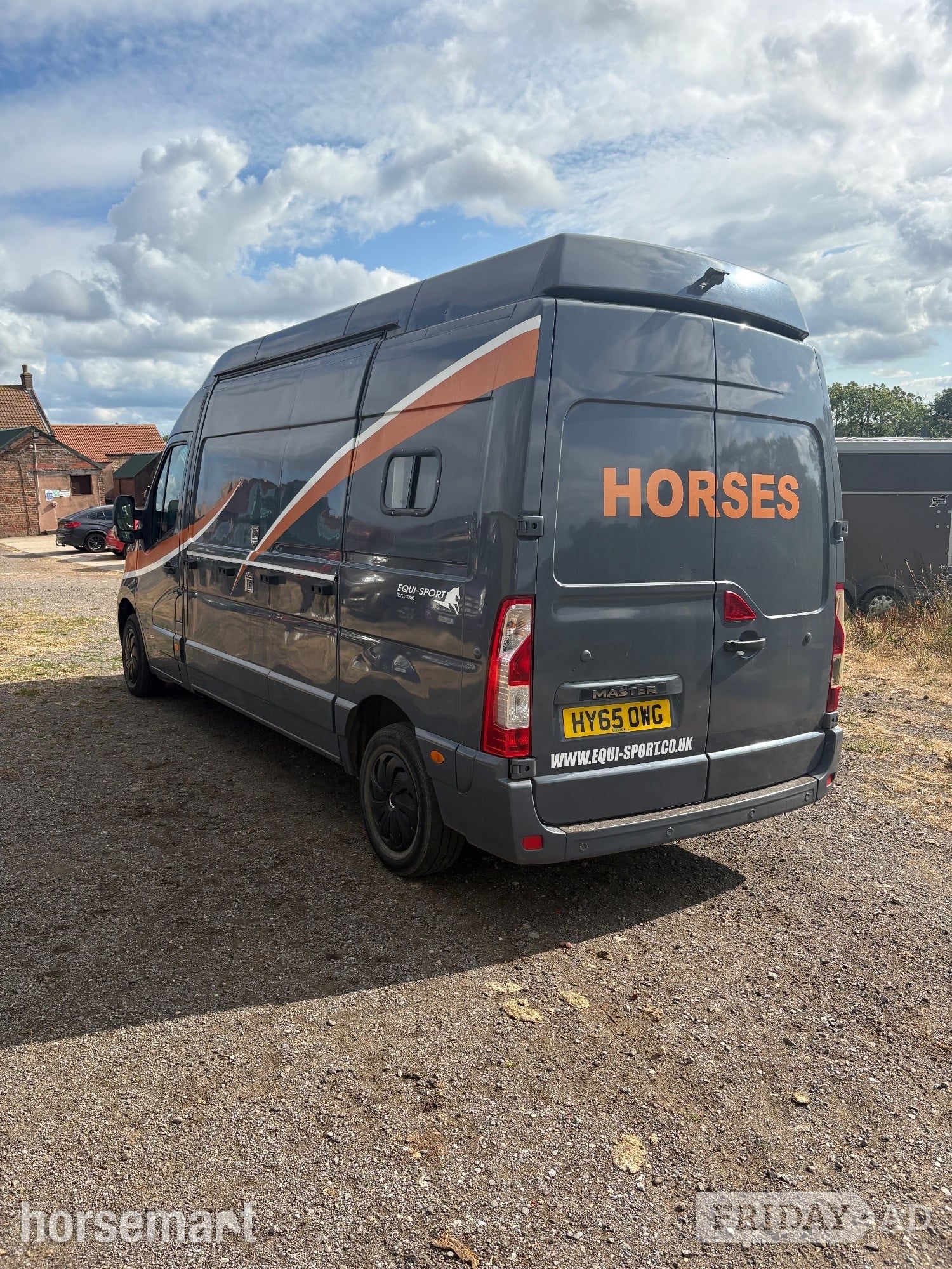 Equi-Sport  Renault Horsebox - Trailers & Horseboxes in Middlesbrough