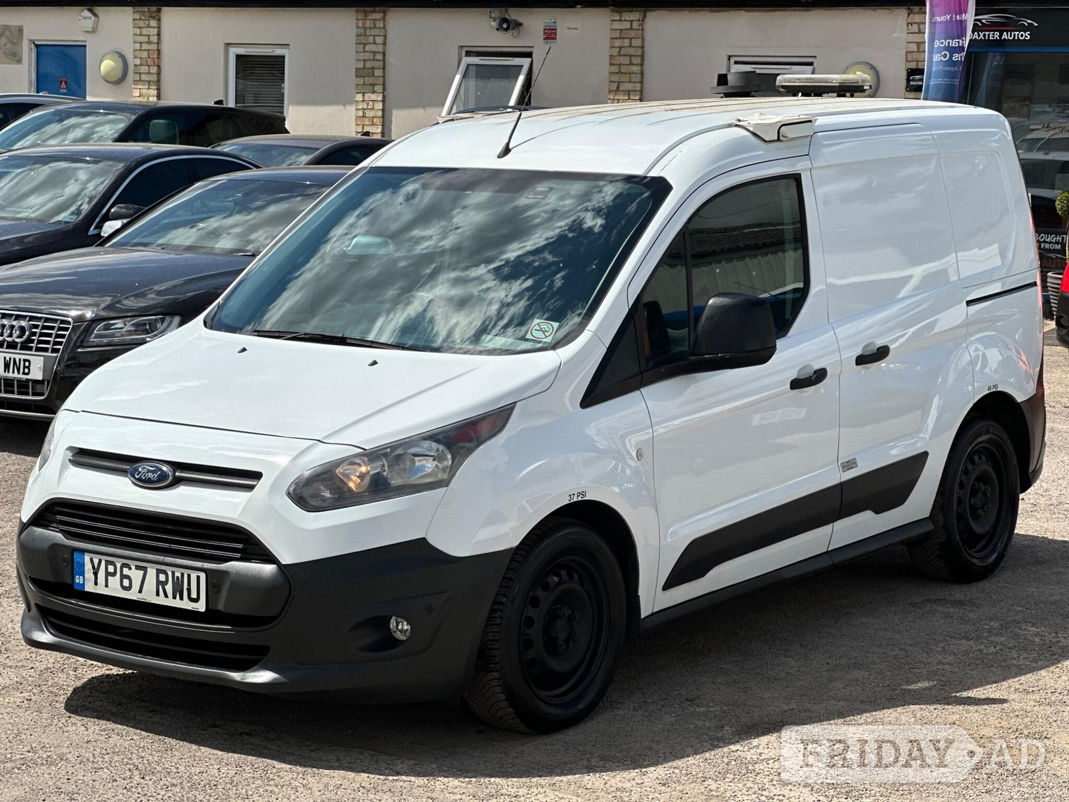 [ berth ]Ford Transit Connect