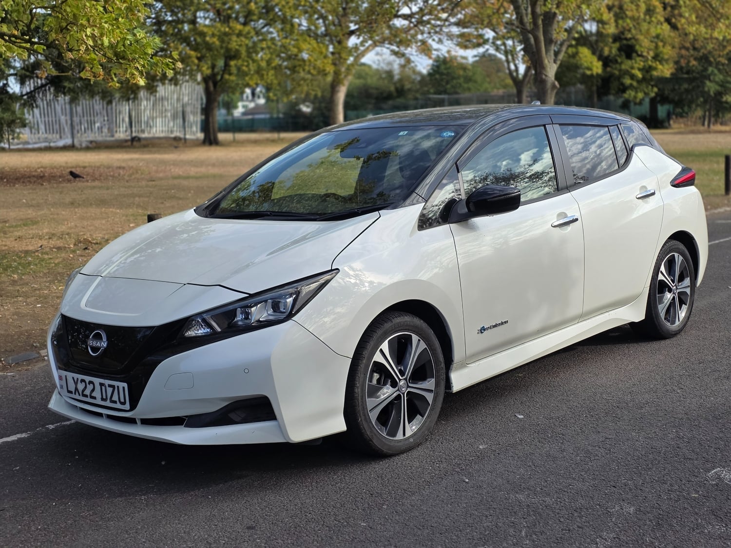 Nissan LEAF 2022 - Cars