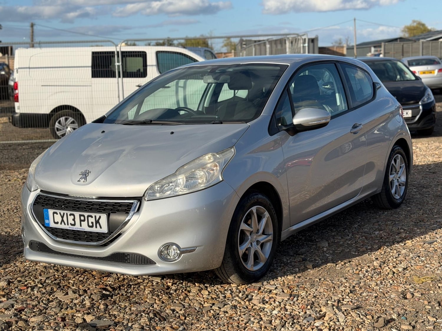 [ berth ]Peugeot 208