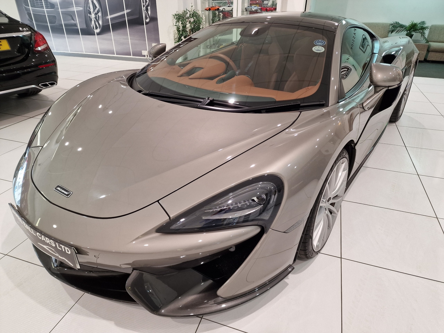 [ berth ]McLaren 570GT