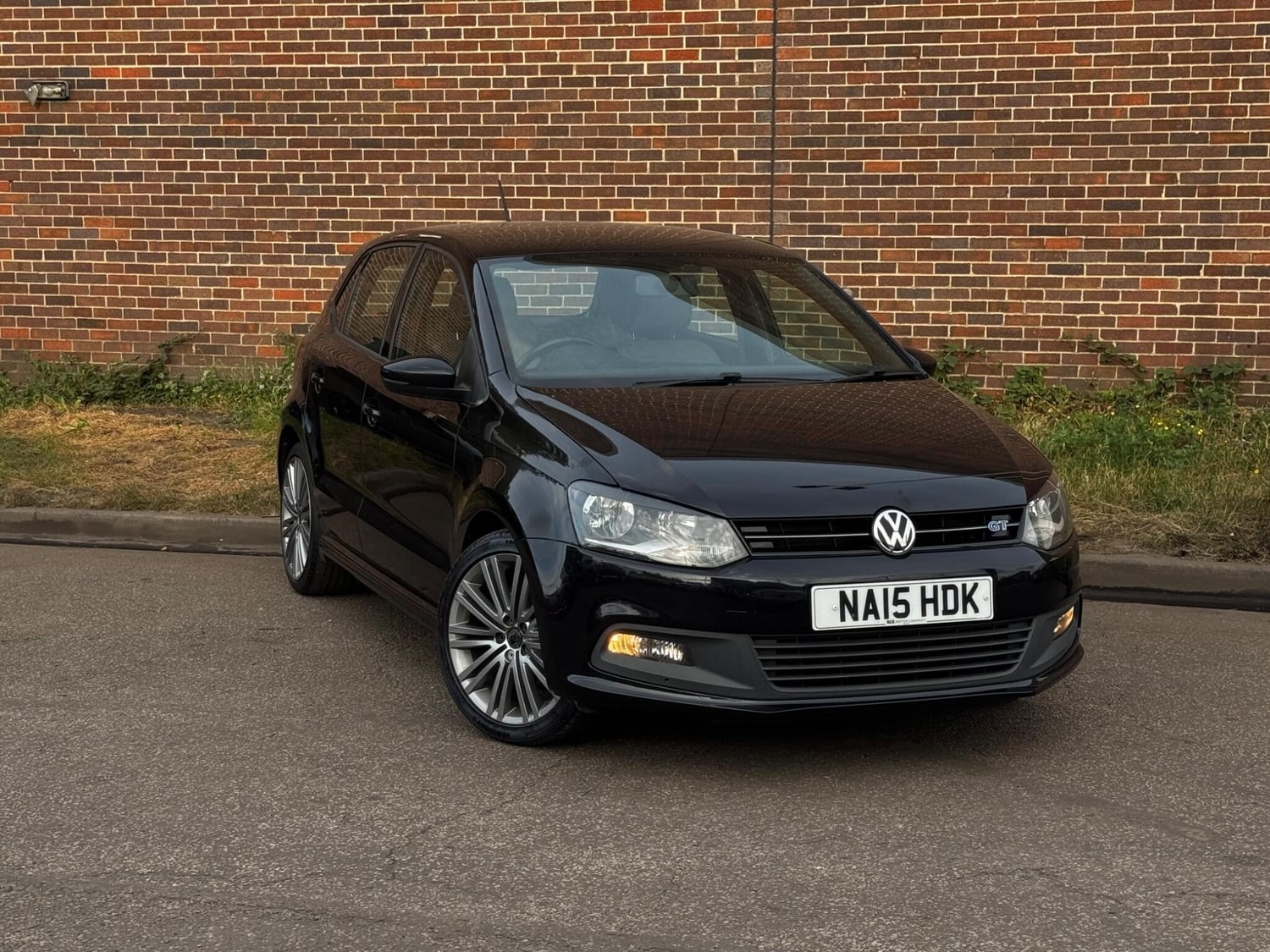 Volkswagen Polo 2015 - Cars in Leeds