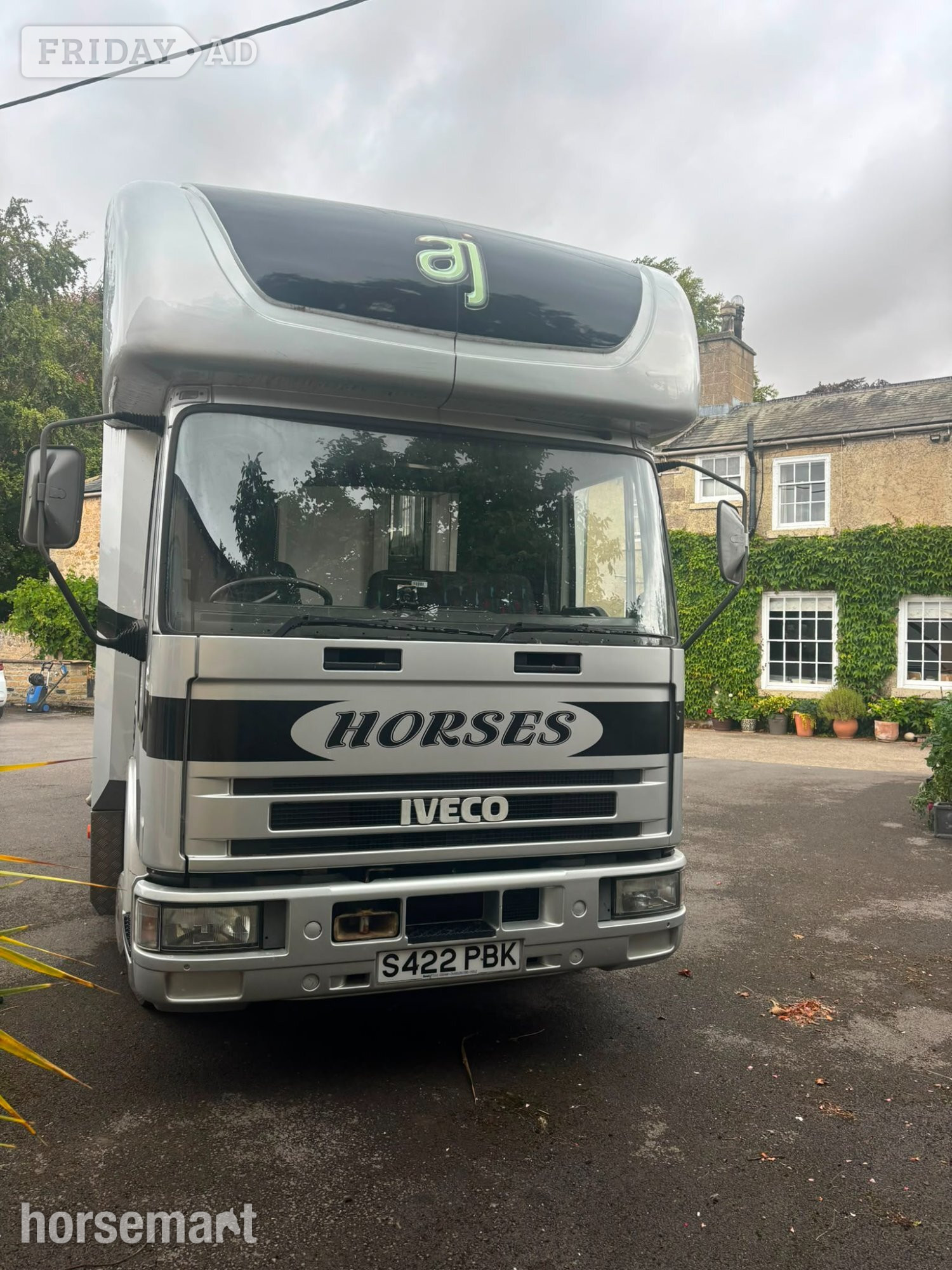 [ berth ]AJ Horseboxes 