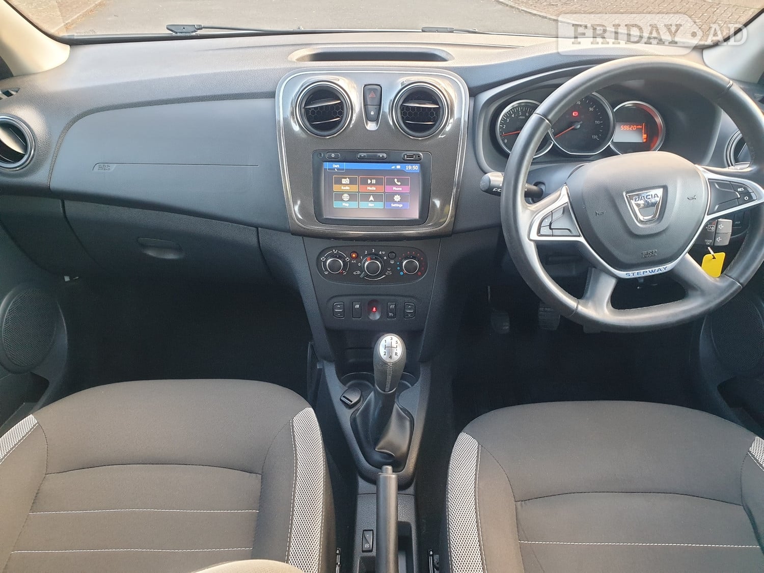 Dacia Sandero Stepway 2017 - Cars