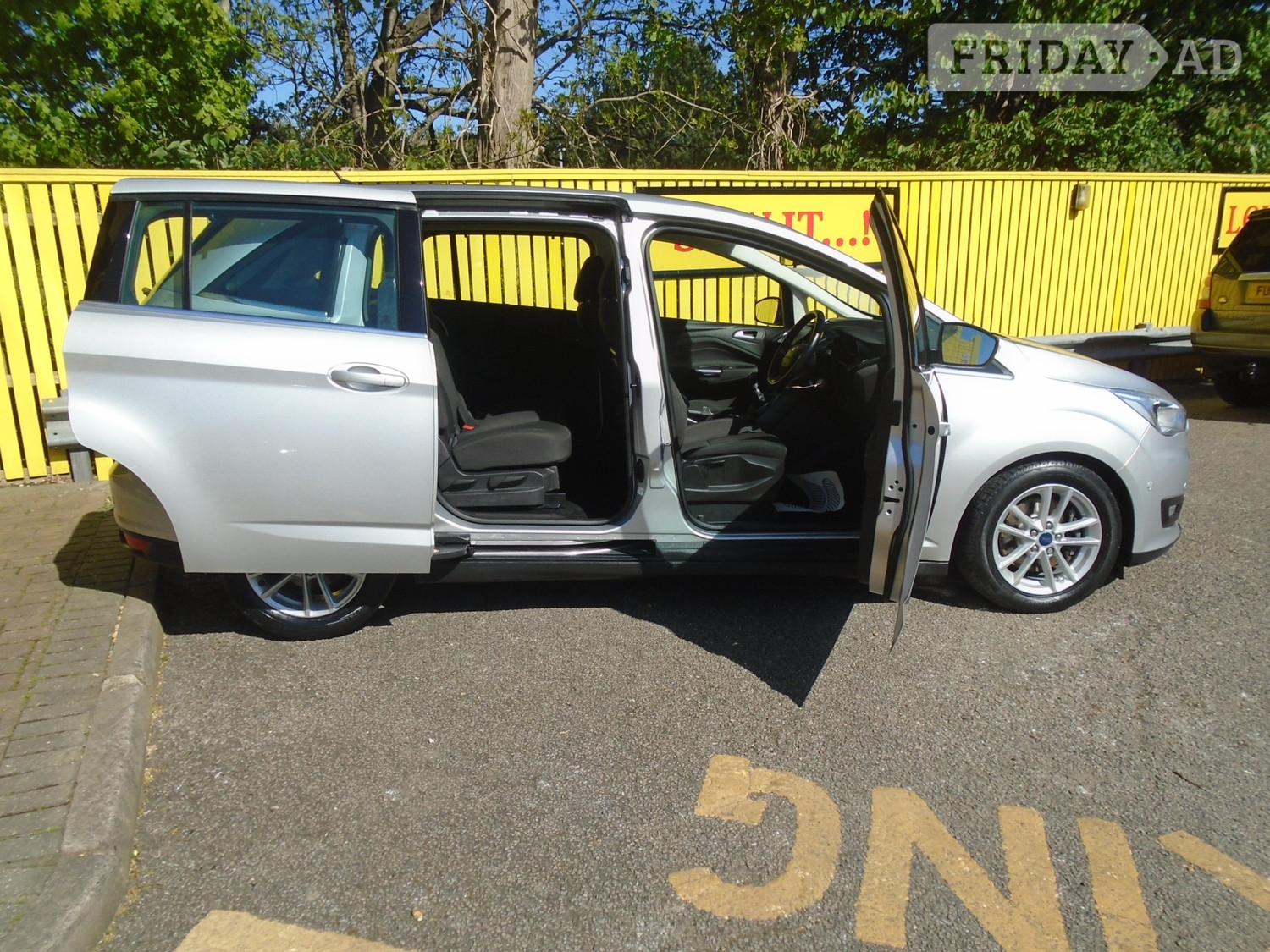 Ford Grand C-MAX 2016 - Cars in Worthing