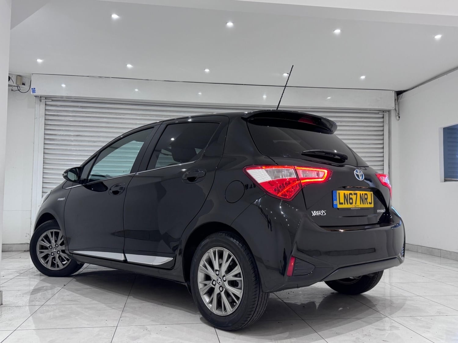 Toyota Yaris 2017 - Cars