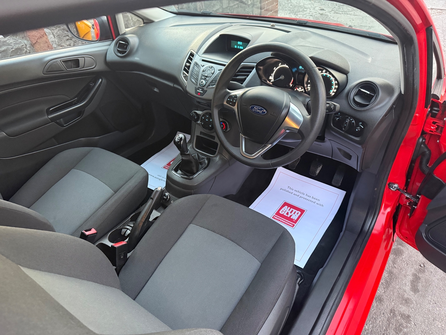 Ford Fiesta 2015 - Cars