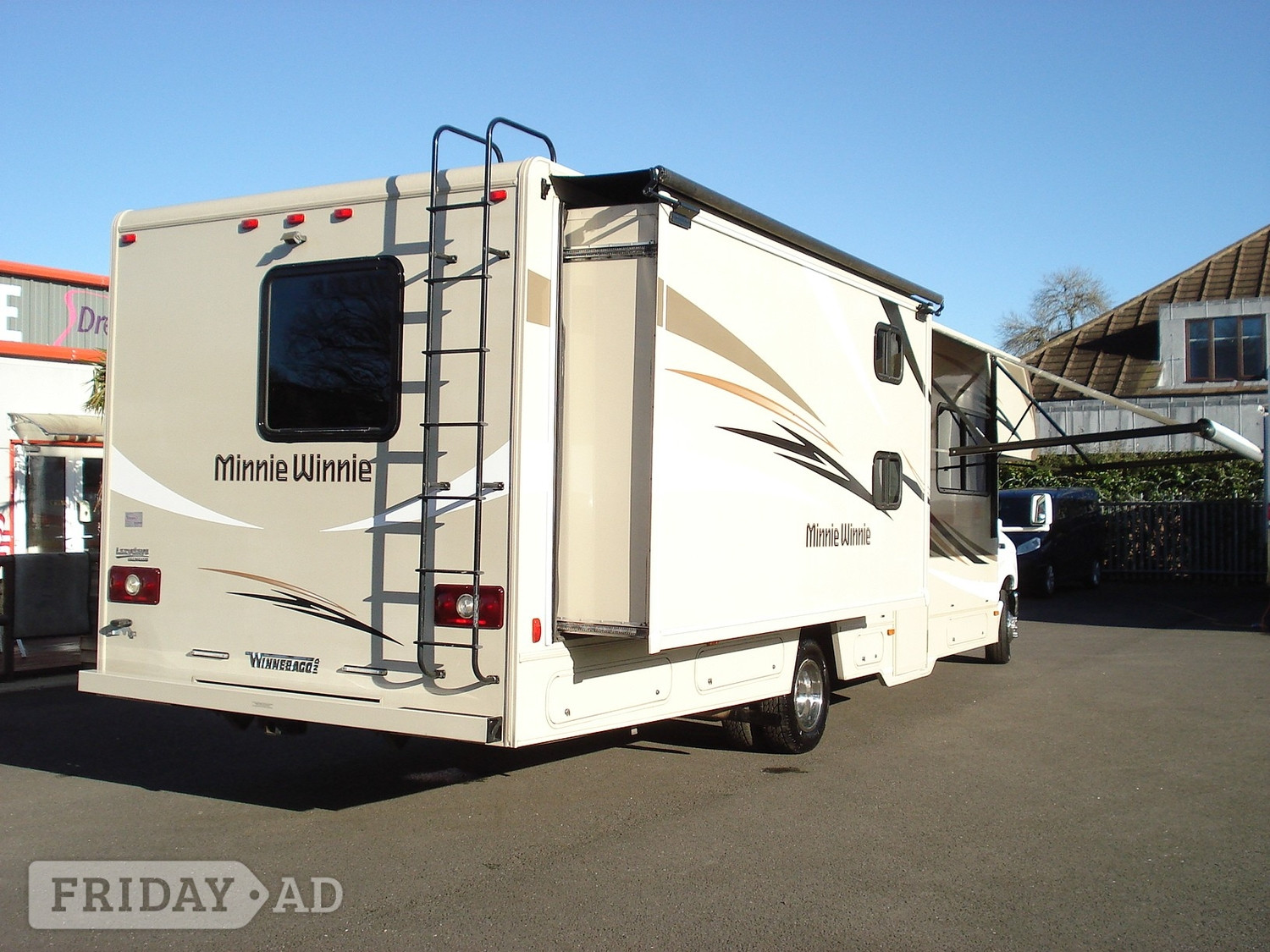 [ berth ]Winnebago Minnie Winnie 31B