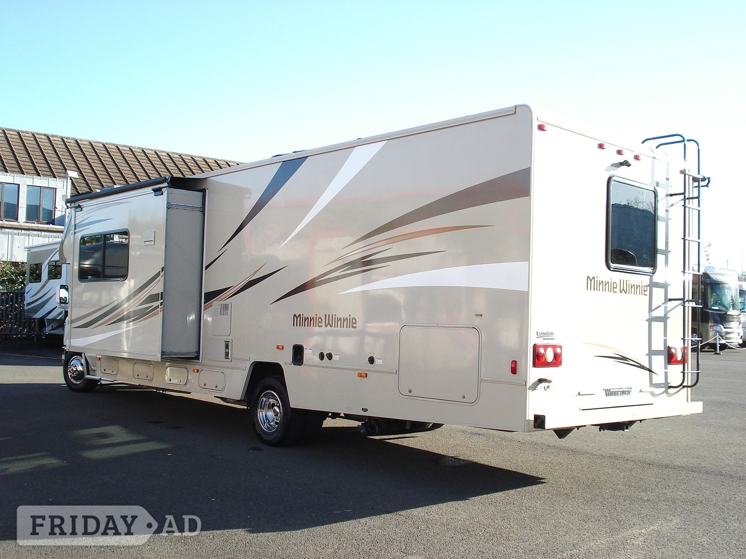 Winnebago Minnie Winnie 31B 2017 - Motorhomes & Caravans in Bicester