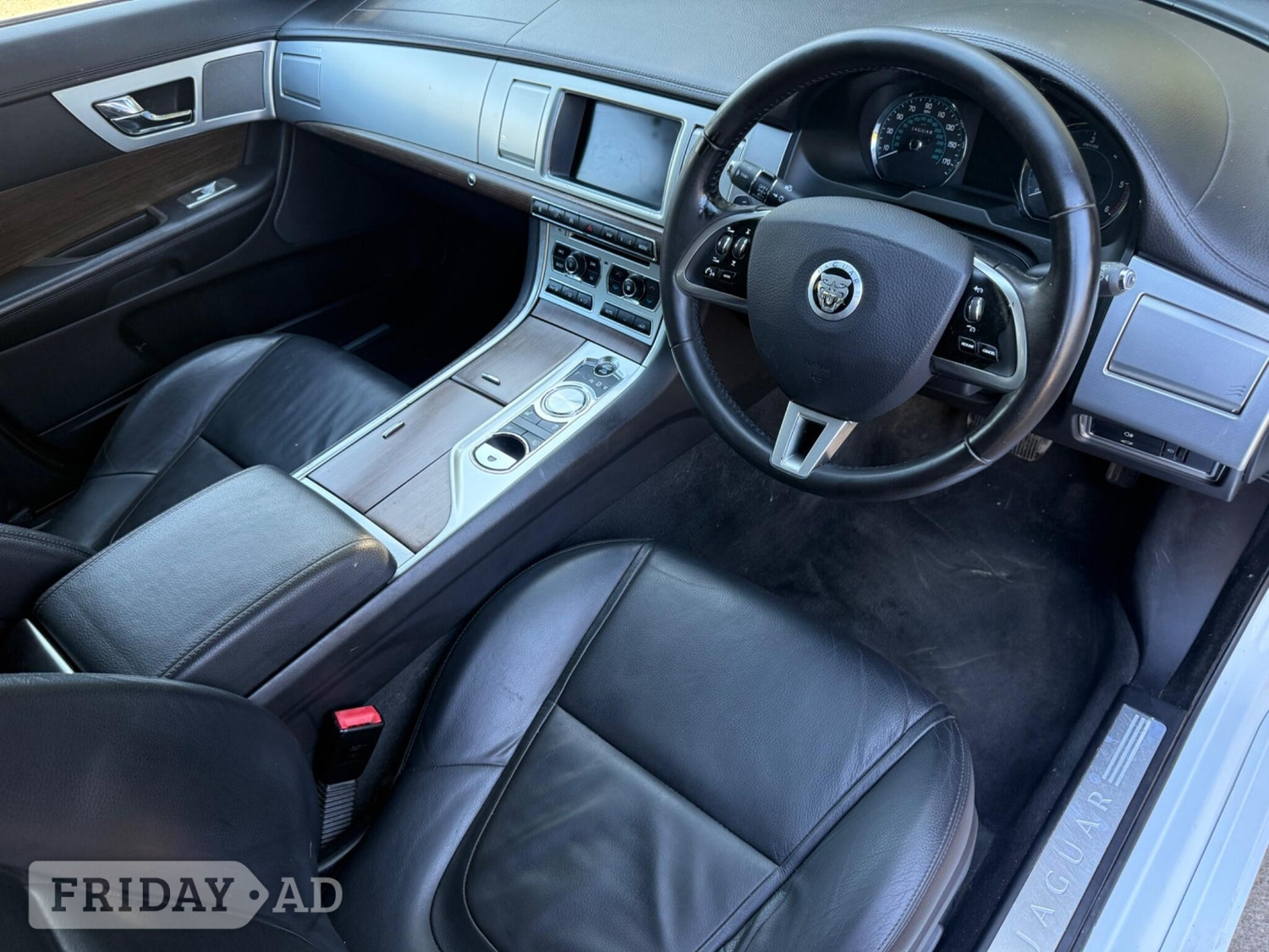 [ berth ]Jaguar XF