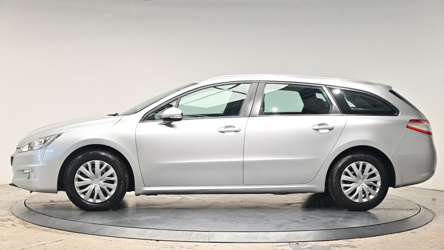 [ berth ]Peugeot 508 SW