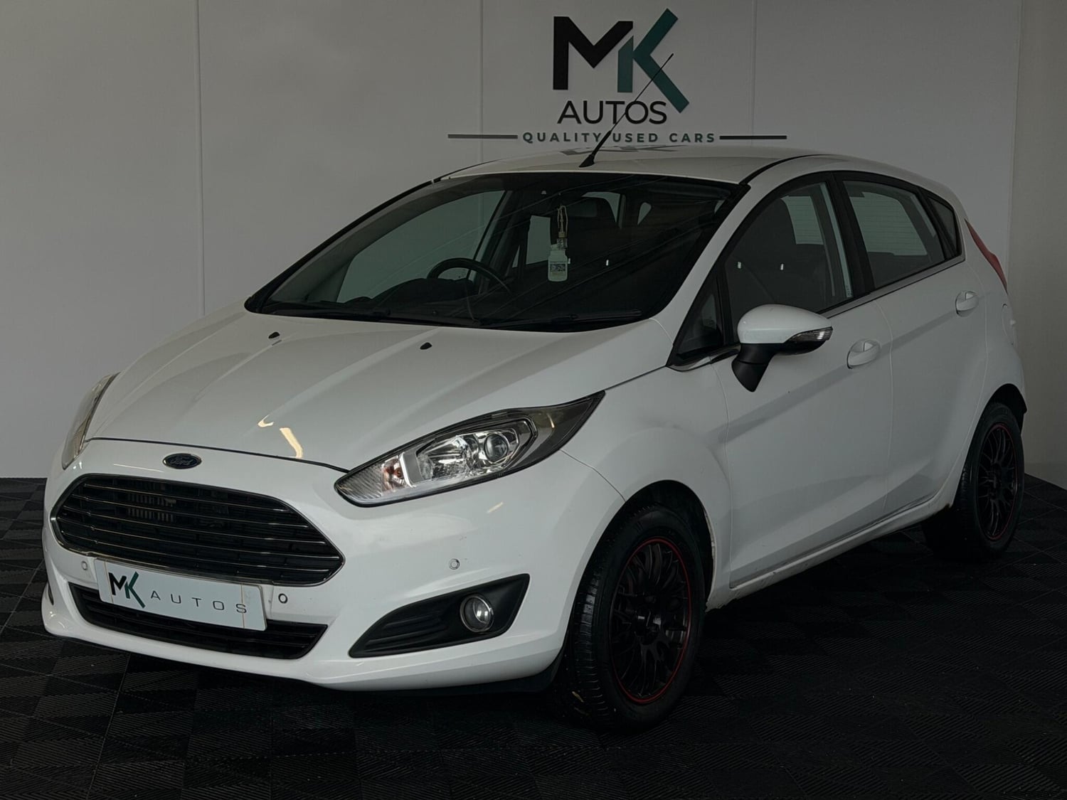 [ berth ]Ford Fiesta
