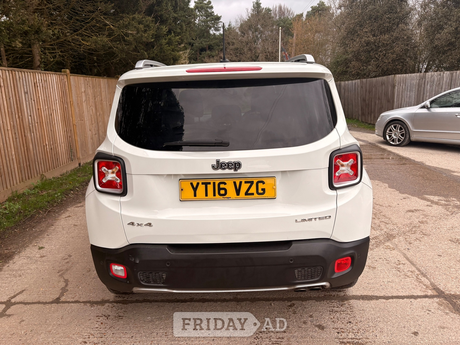 Jeep Renegade 2016 - Cars