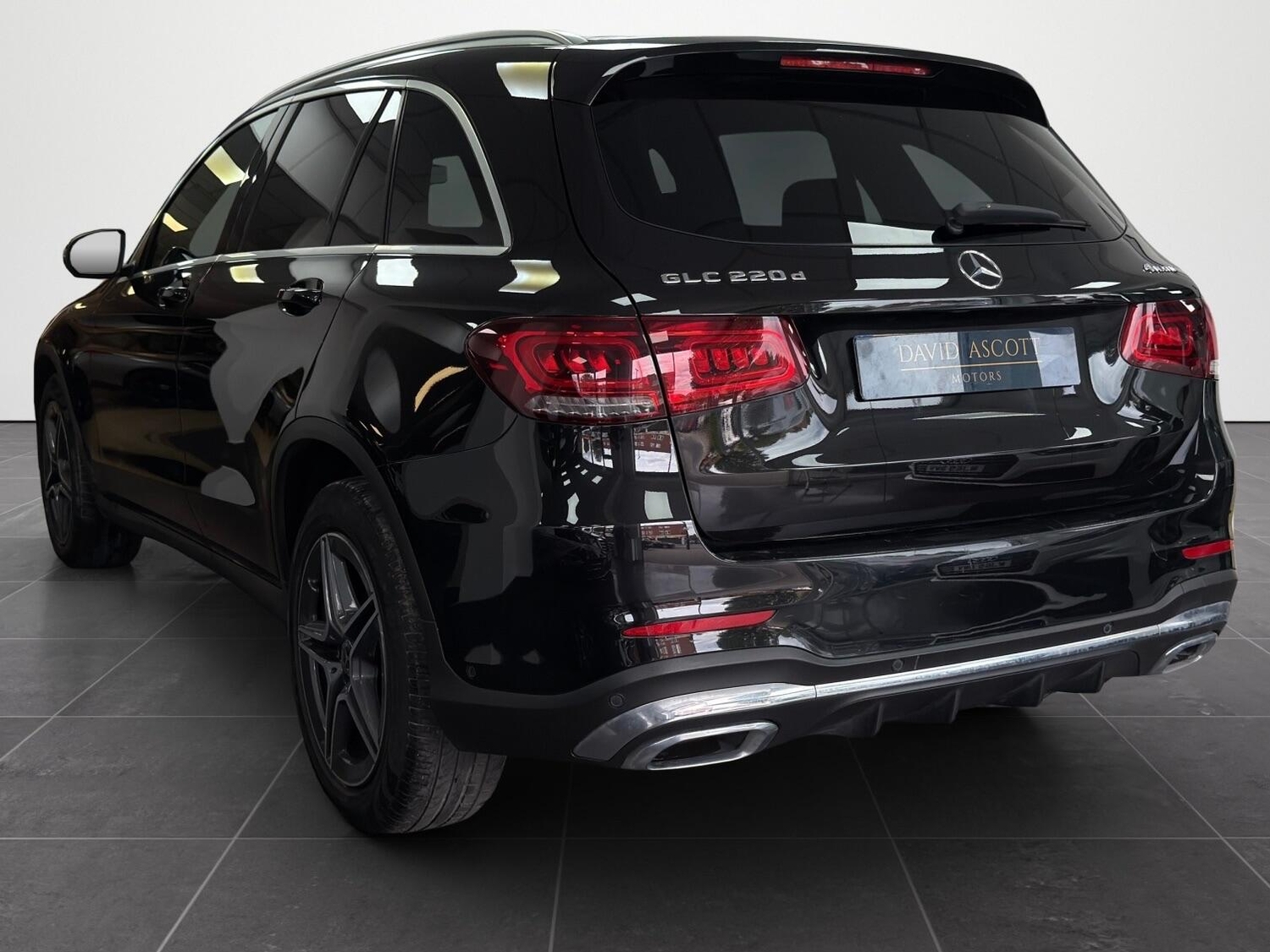 [ berth ]Mercedes-Benz GLC