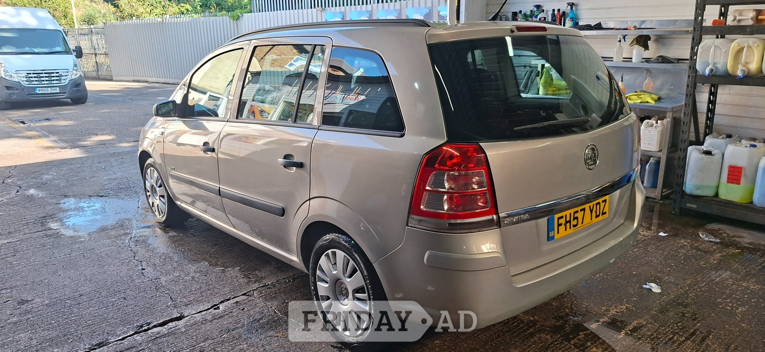 [ berth ]Vauxhall Zafira