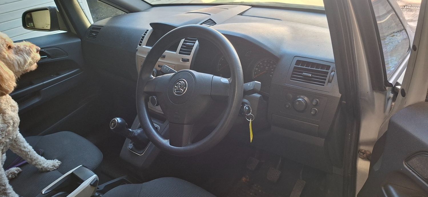 Vauxhall Zafira 2008 - Cars