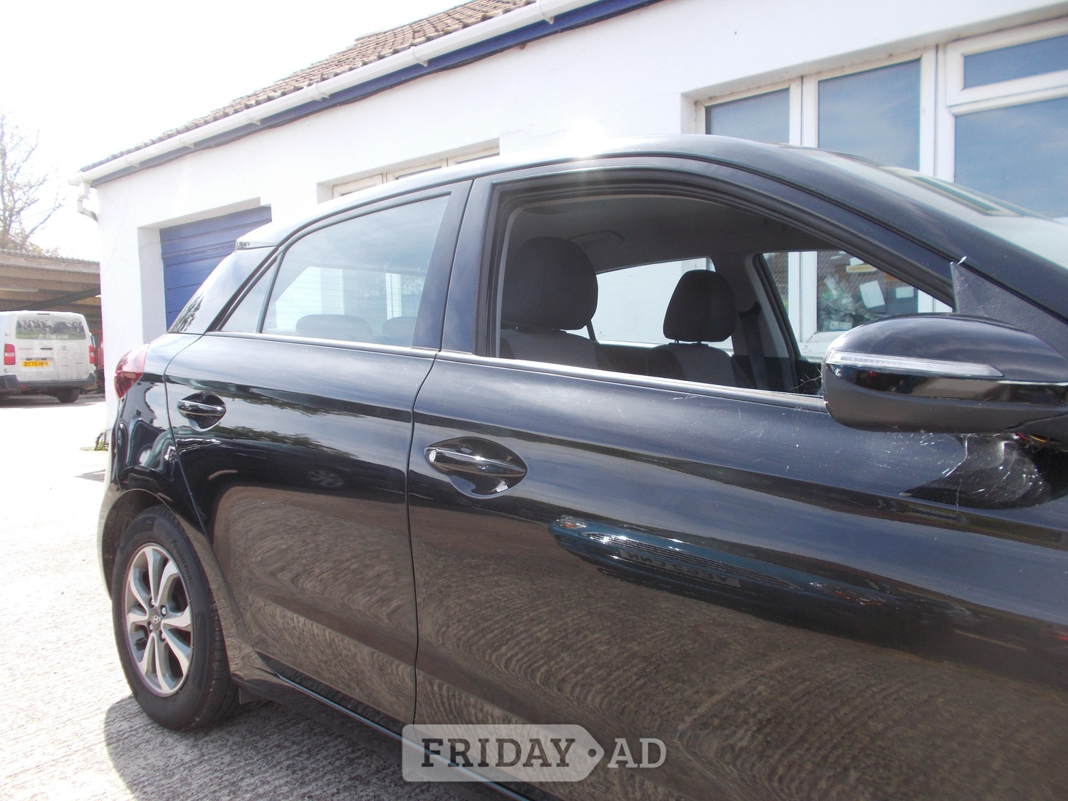 [ berth ]Hyundai i20
