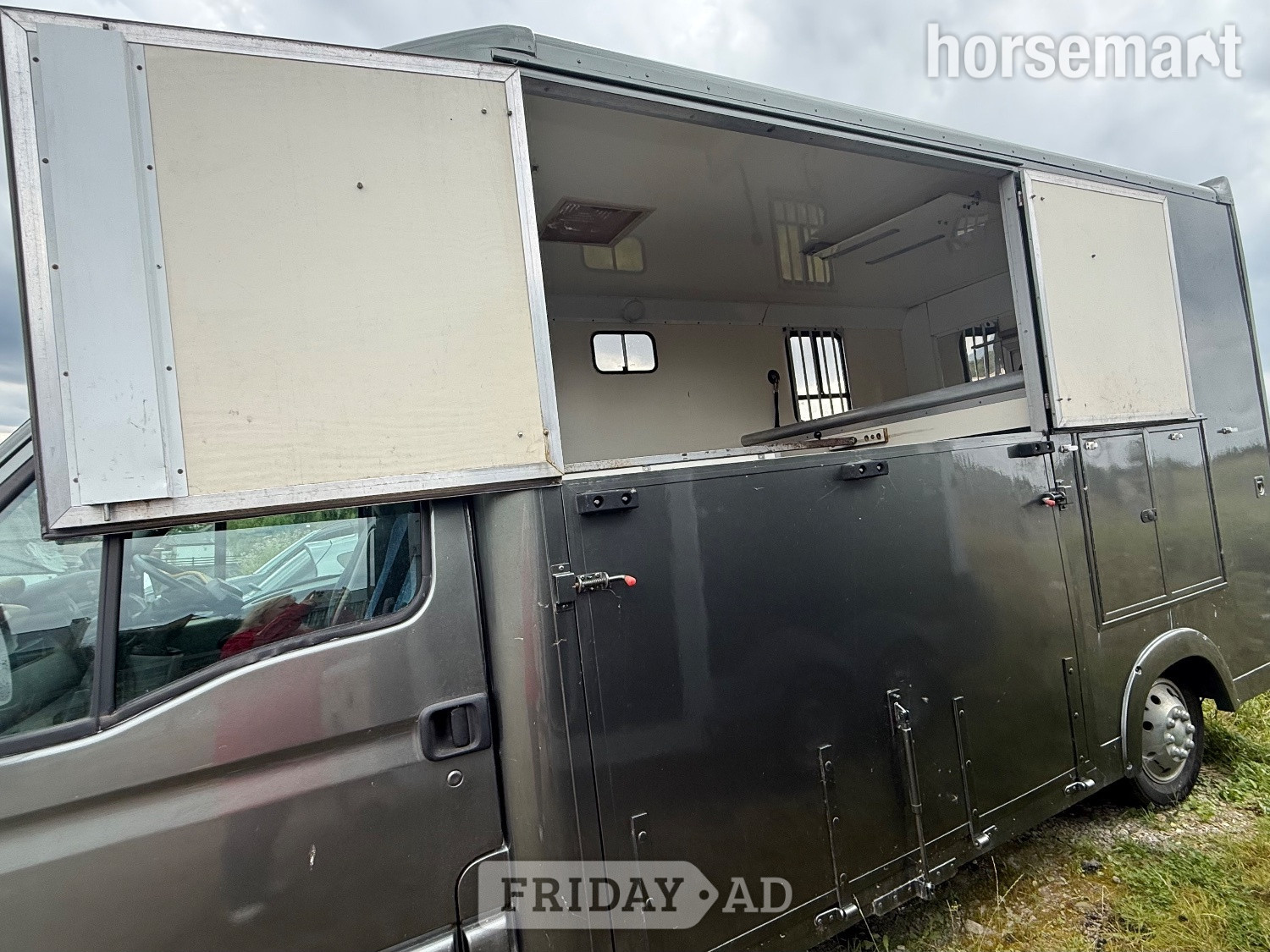 Chaighley  Vauxhall Horsebox - Trailers & Horseboxes