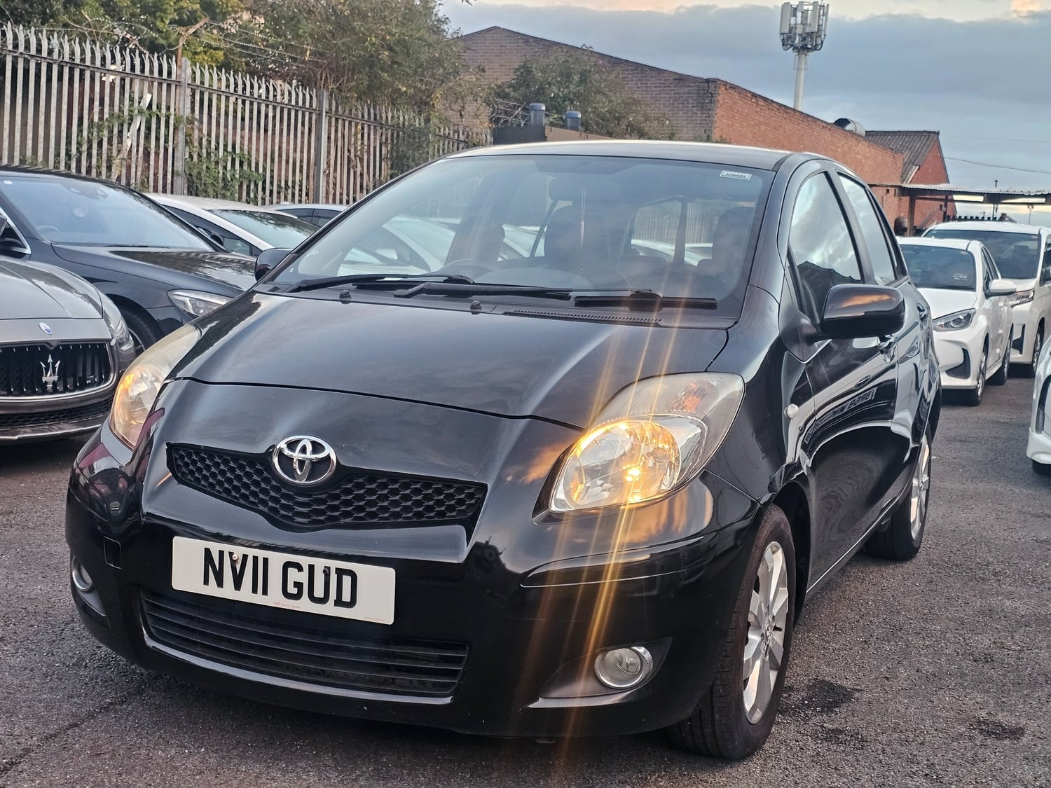 Toyota Yaris 2011 - Cars in Coventry