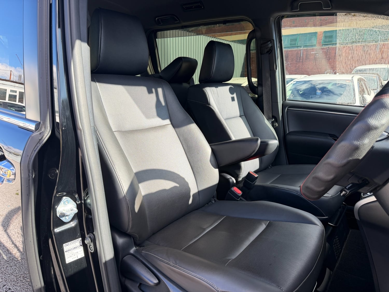 Toyota Voxy 2020 - Cars