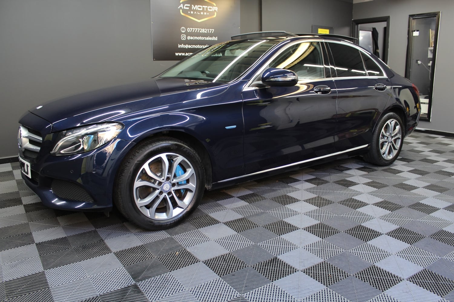 [ berth ]Mercedes-Benz C Class