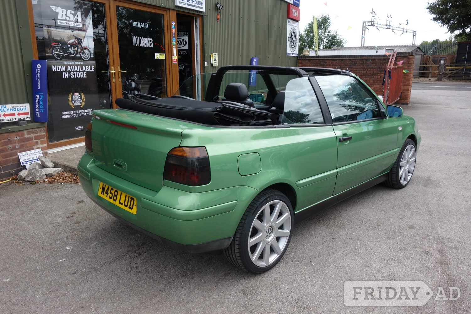 Volkswagen Golf 2000 - Cars
