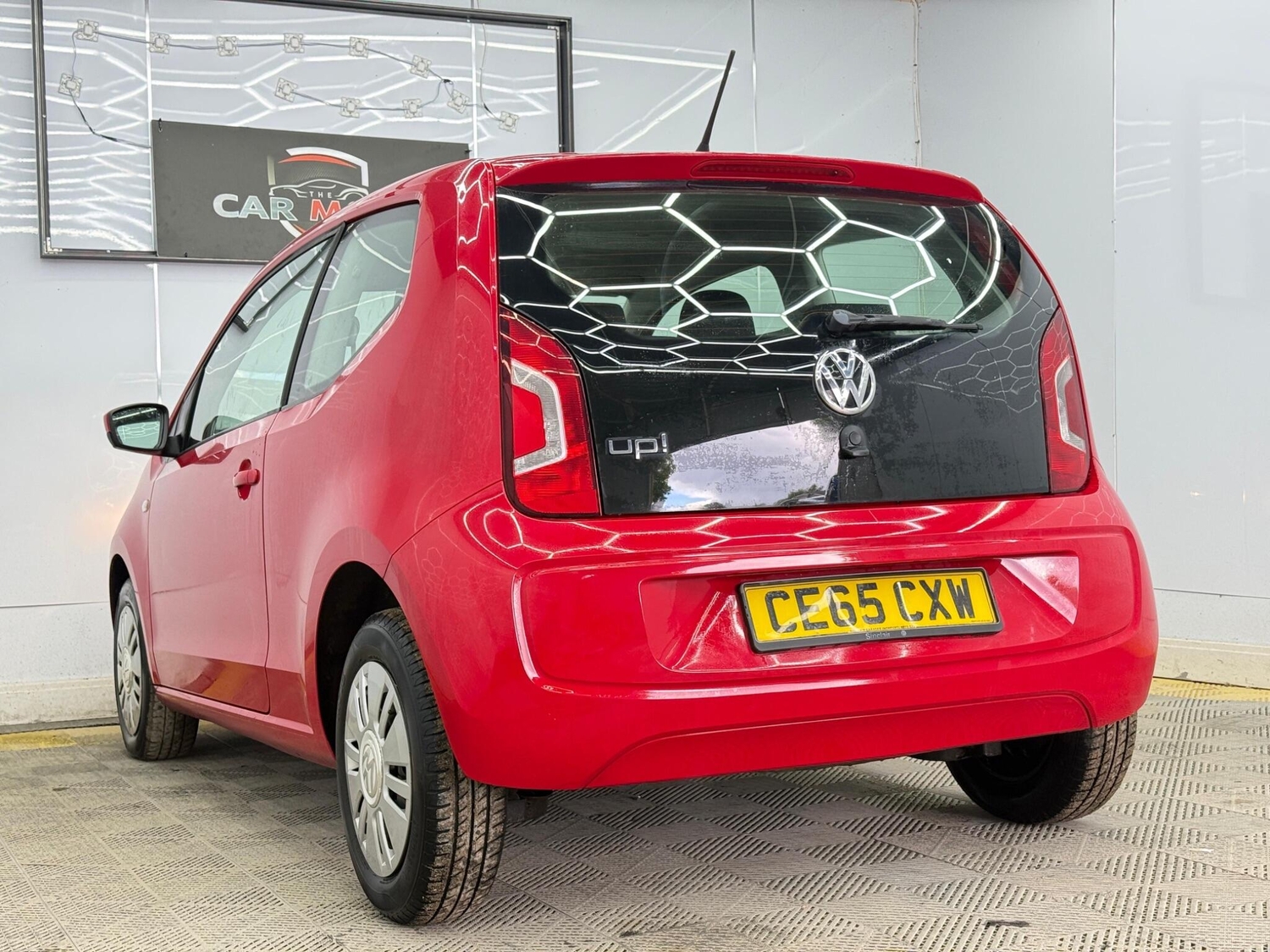 Volkswagen UP! 2015 - Cars