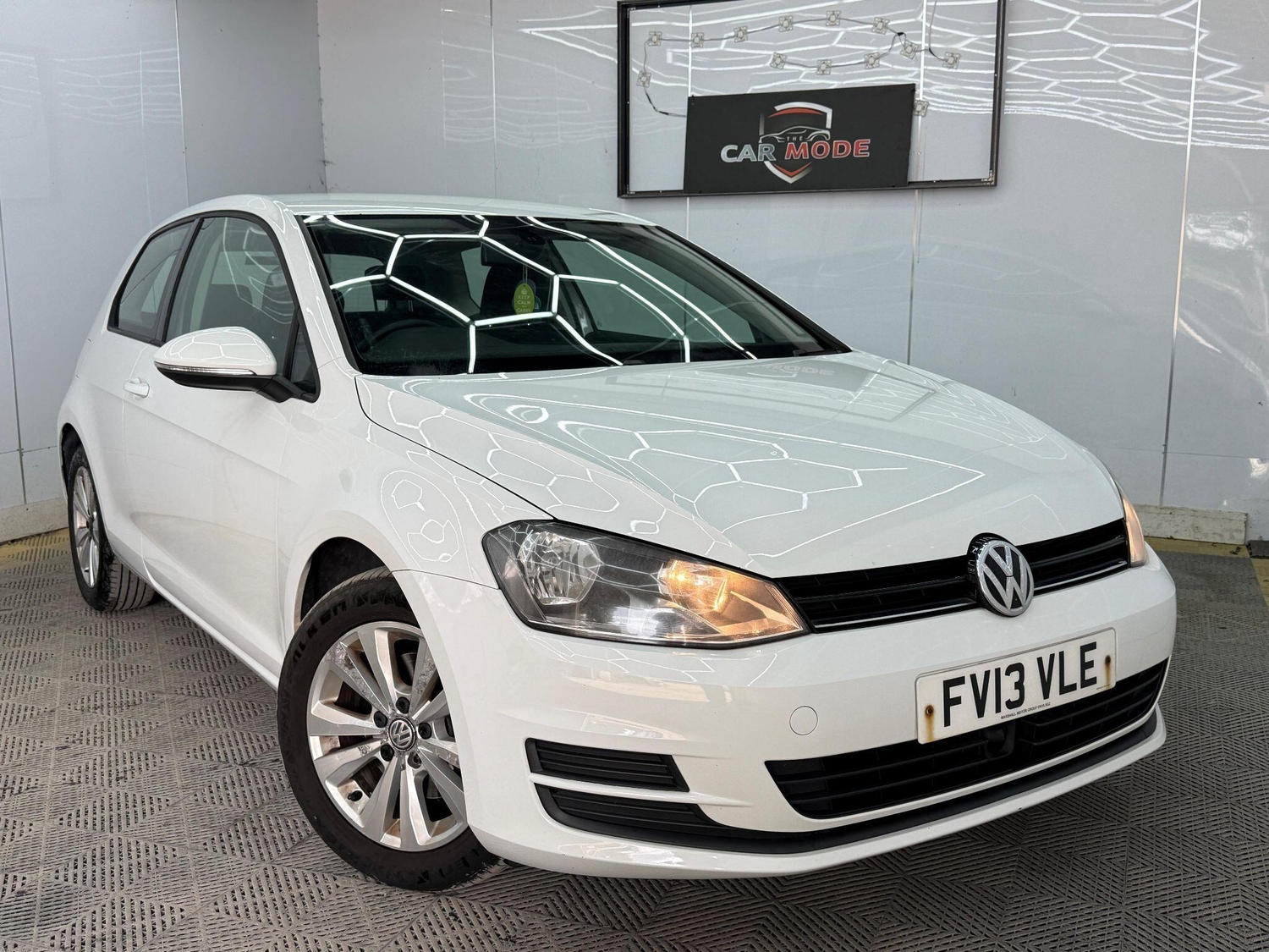 Volkswagen Golf 2013 - Cars