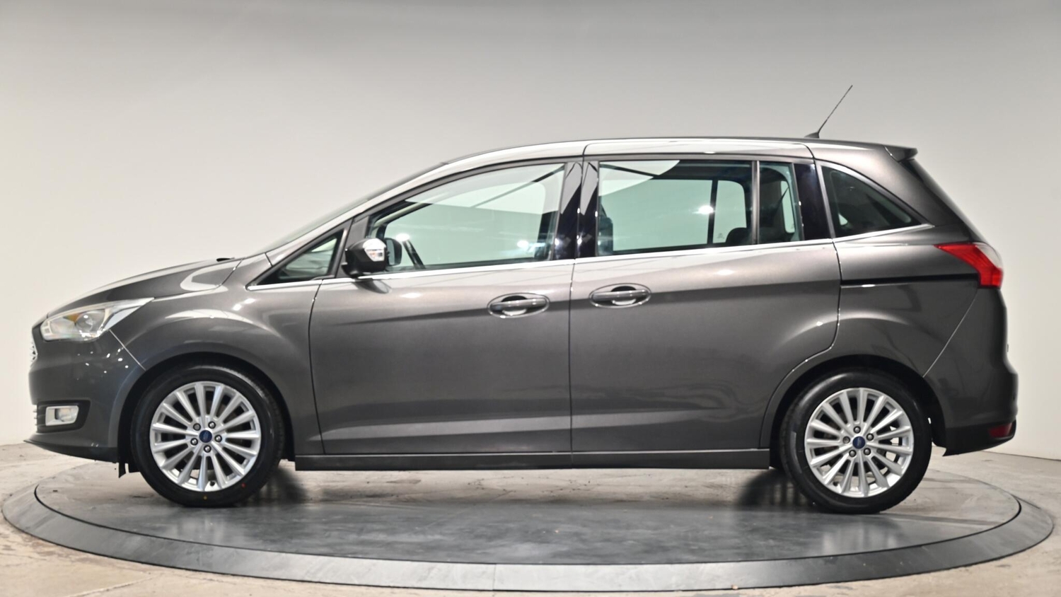[ berth ]Ford Grand C-MAX