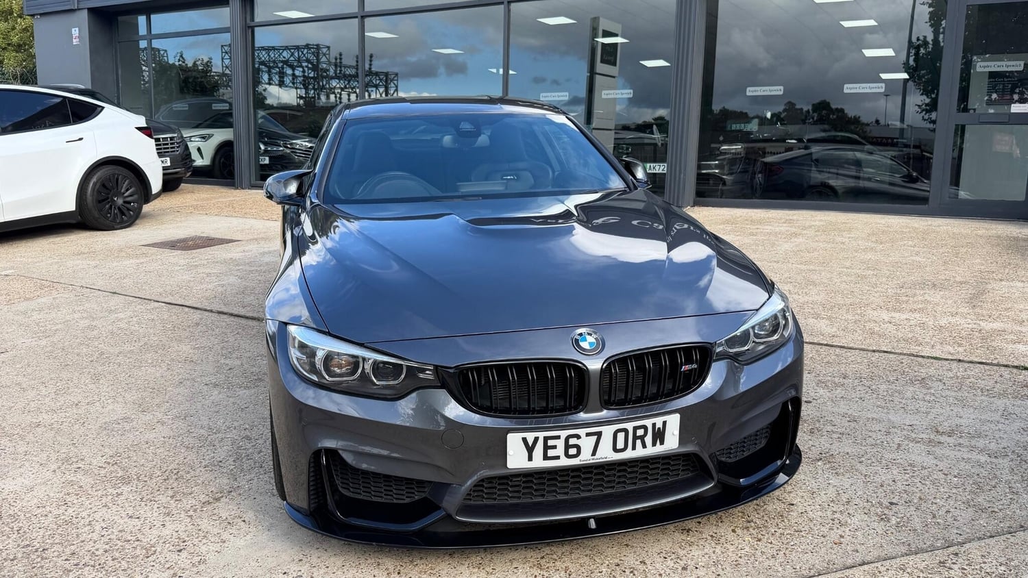 [ berth ]BMW M4