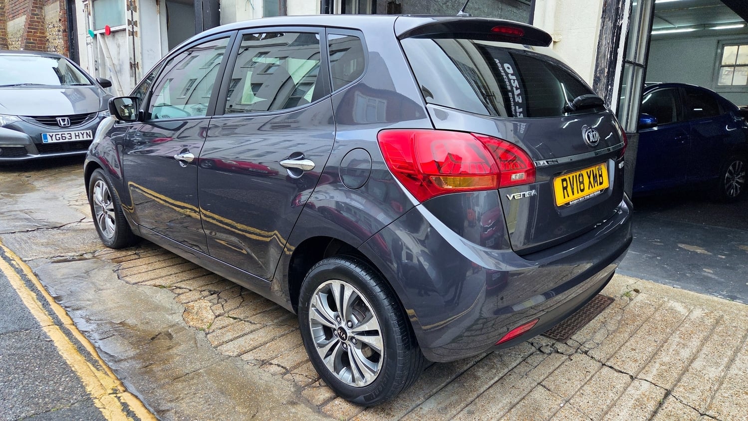 [ berth ]Kia Venga