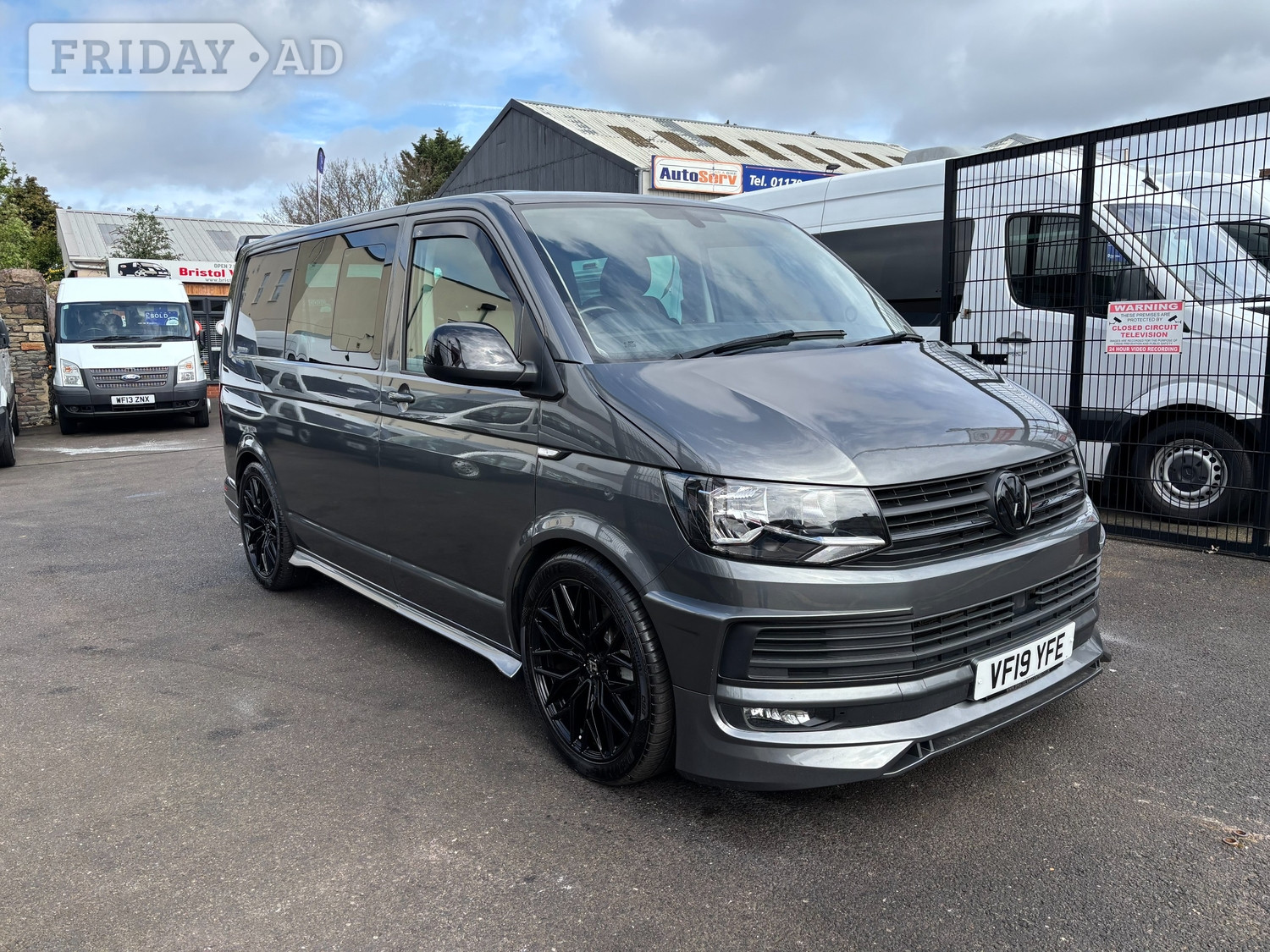 Volkswagen Transporter 2019 in Bristol