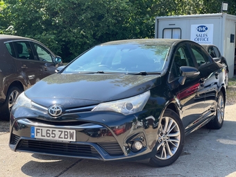 Toyota Avensis 2015
