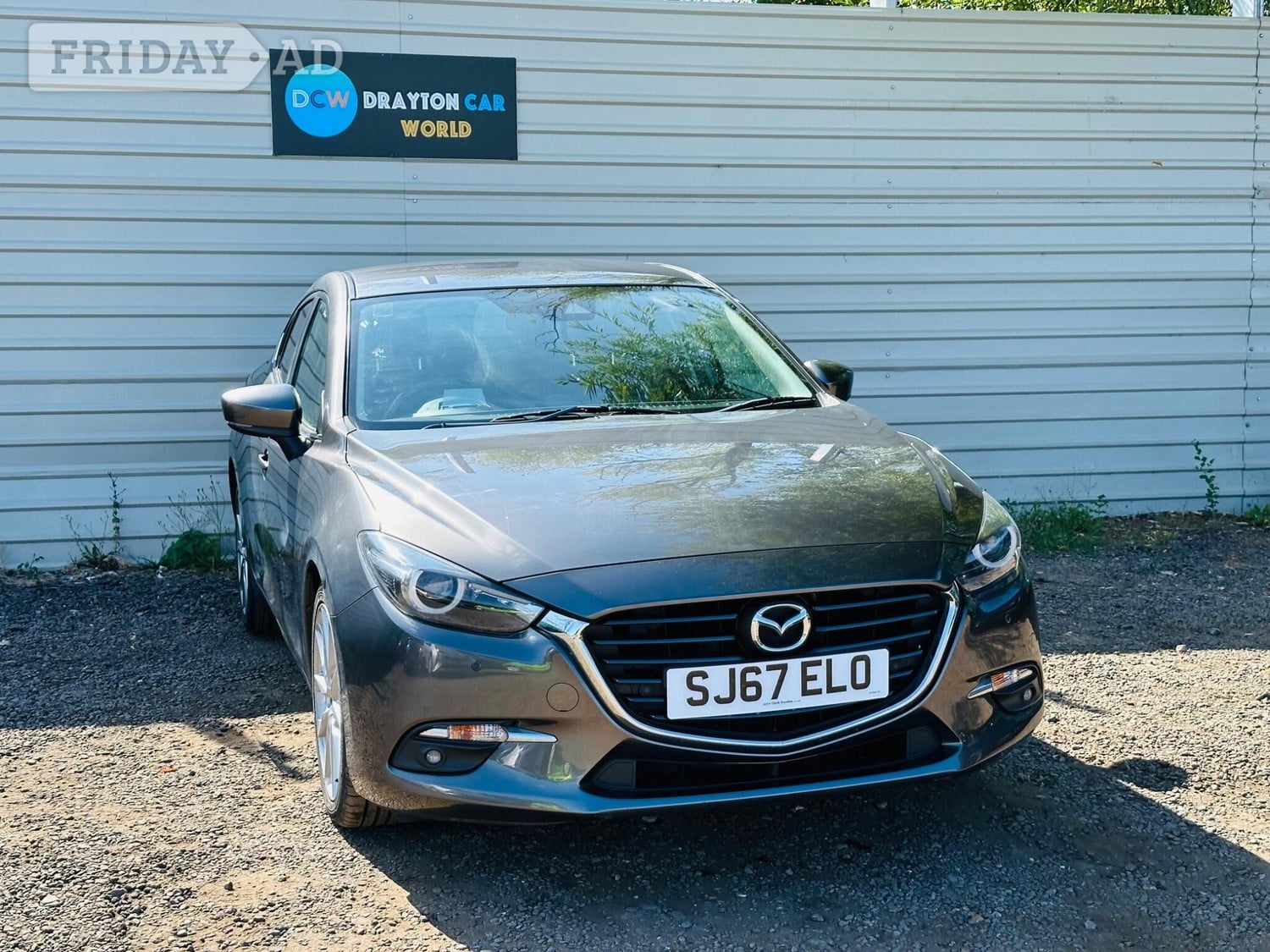 Mazda 3 2017 in Hillingdon