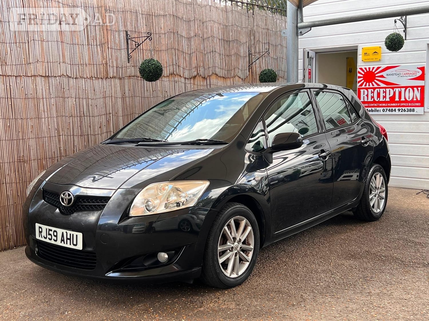 Toyota Auris 2009 in Chingford