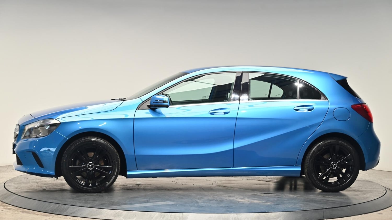 [ berth ]Mercedes-Benz A Class