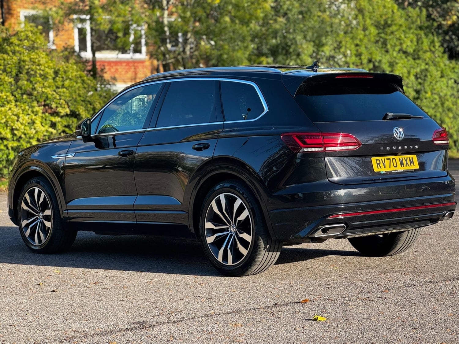Volkswagen Touareg 2020 - Cars in Romford