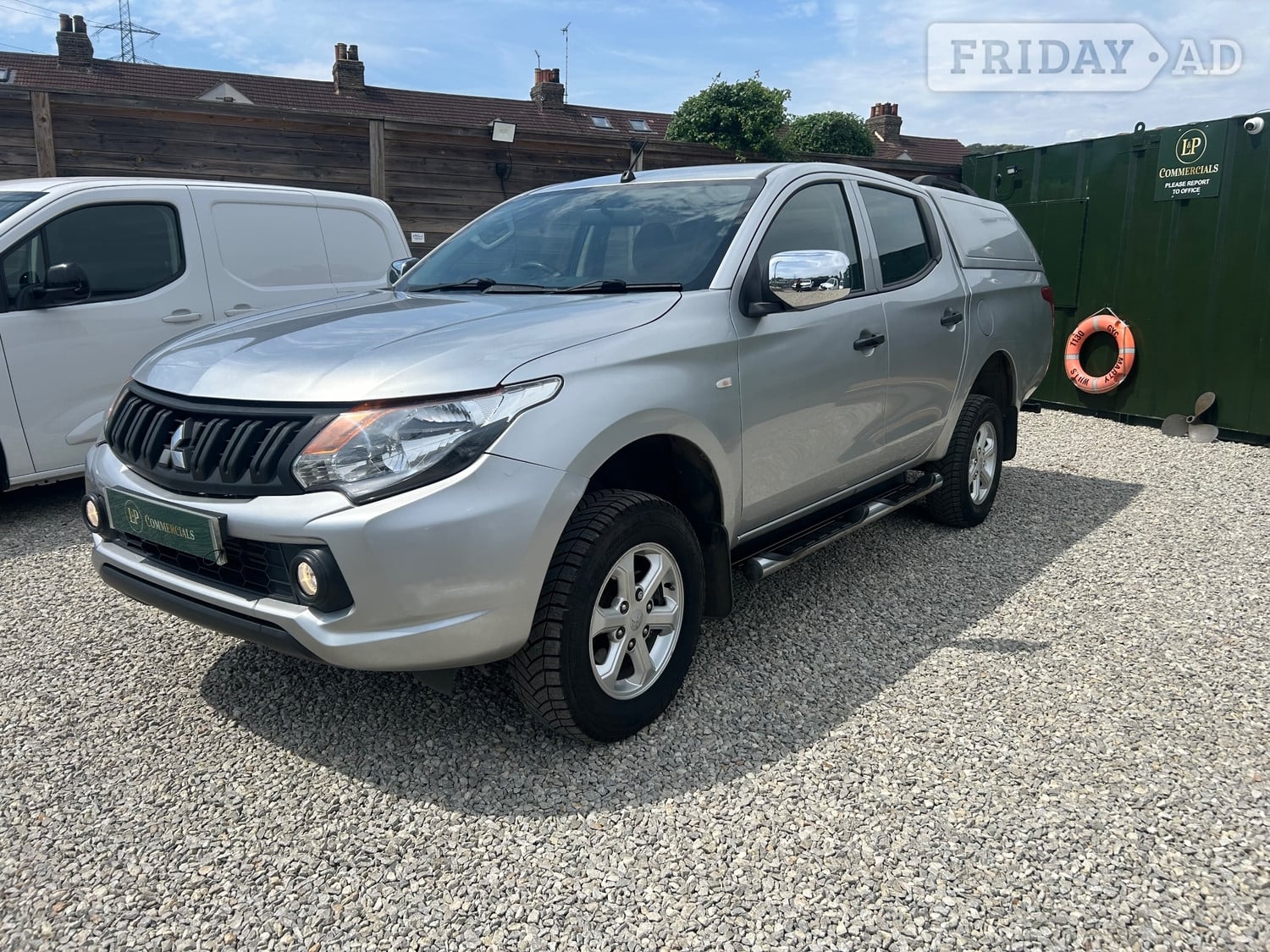 [ berth ]Mitsubishi L200