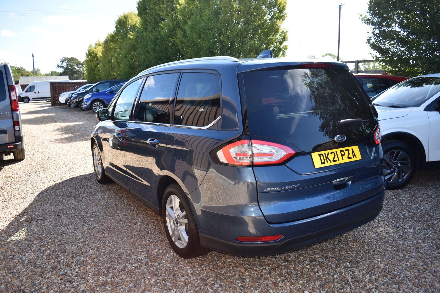 Ford Galaxy 2021 - Cars in Guildford