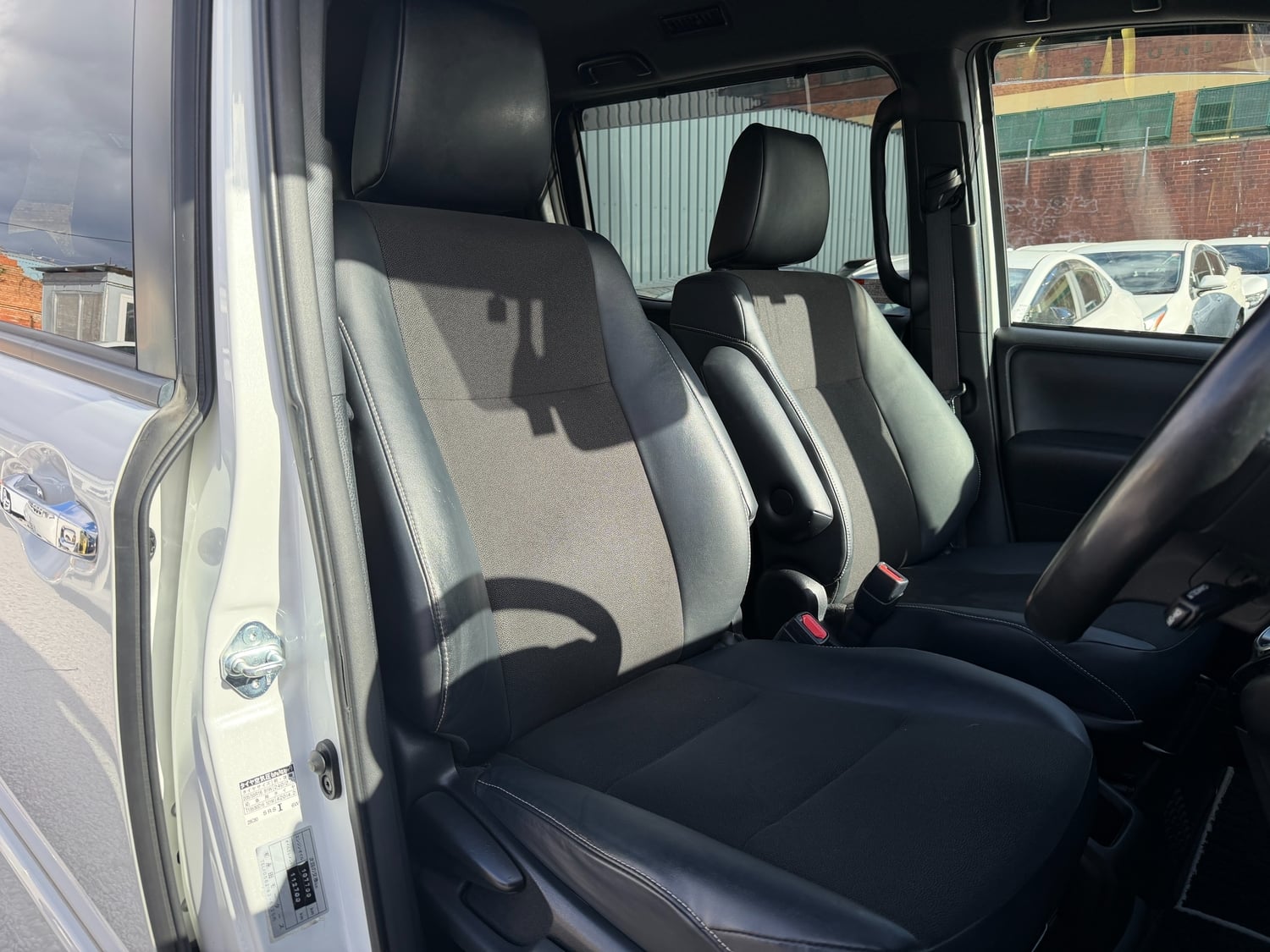 Toyota Voxy 2018 - Cars