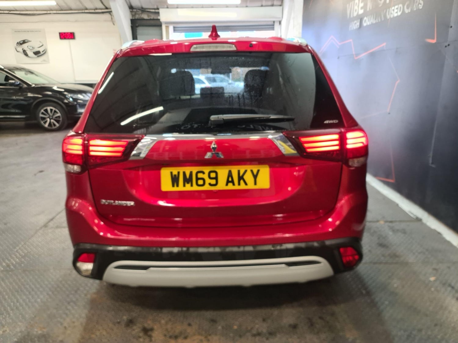 Mitsubishi Outlander 2019 - Cars in Harrow