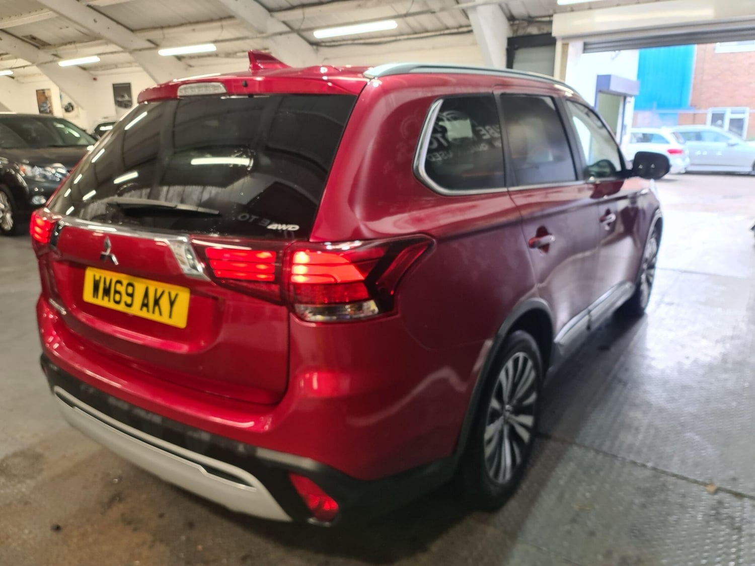 Mitsubishi Outlander 2019 - Cars