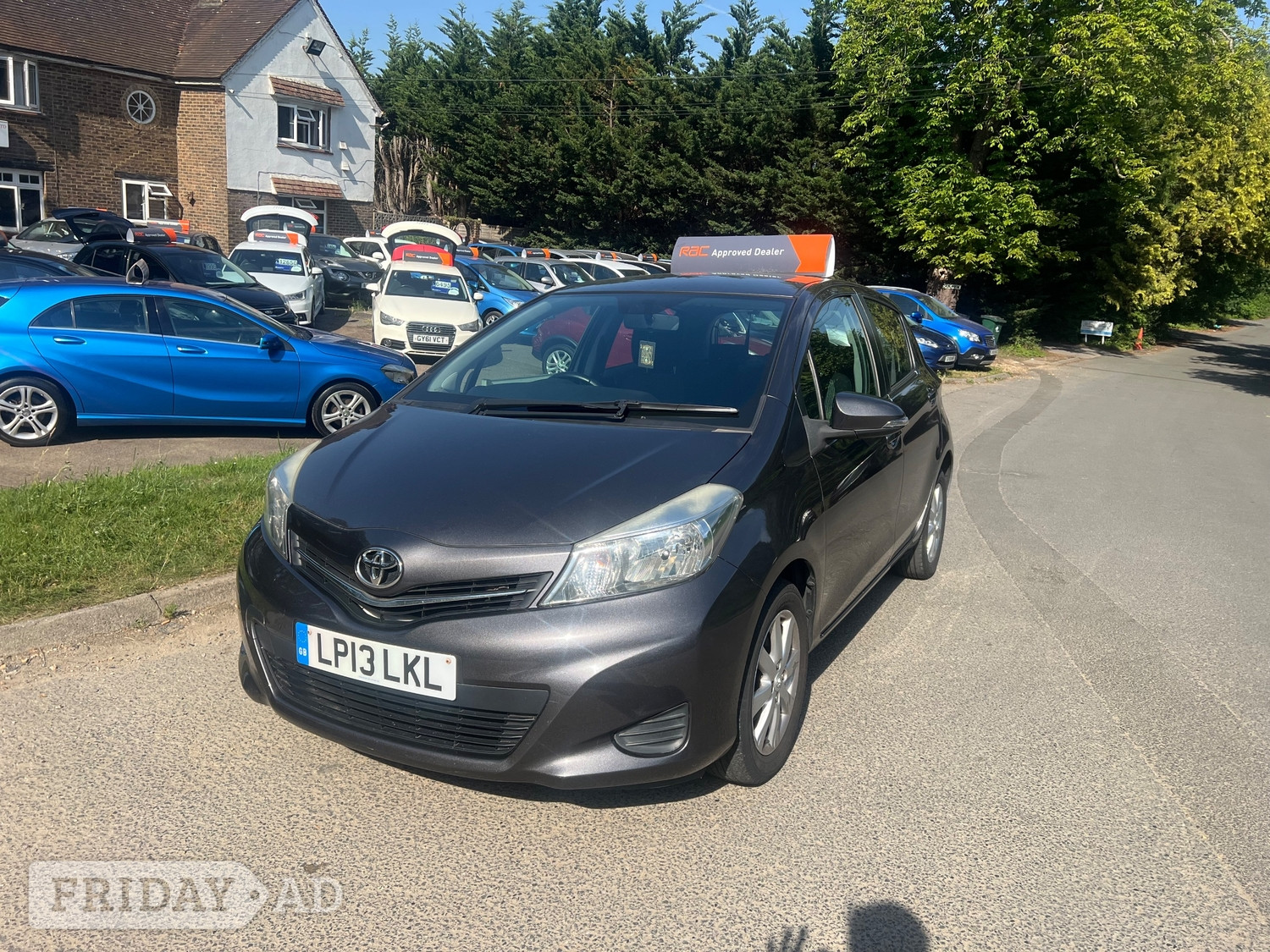 Toyota Yaris 2013 in Horley