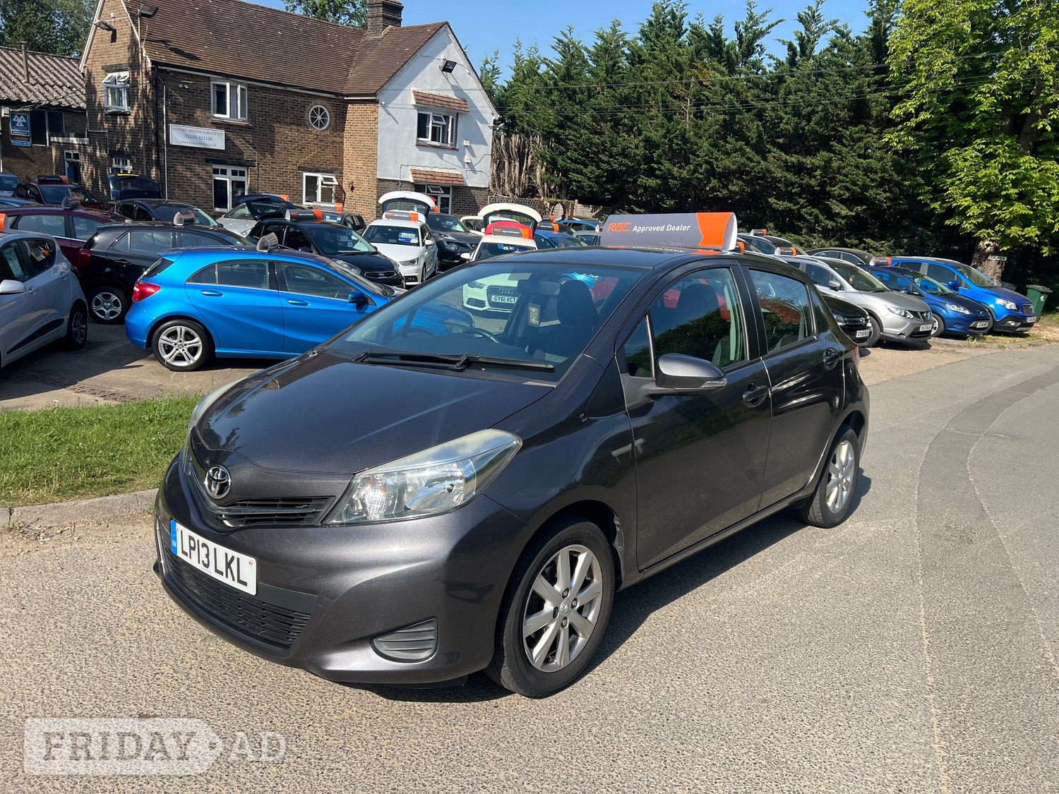 Toyota Yaris 2013 - Cars in Horley