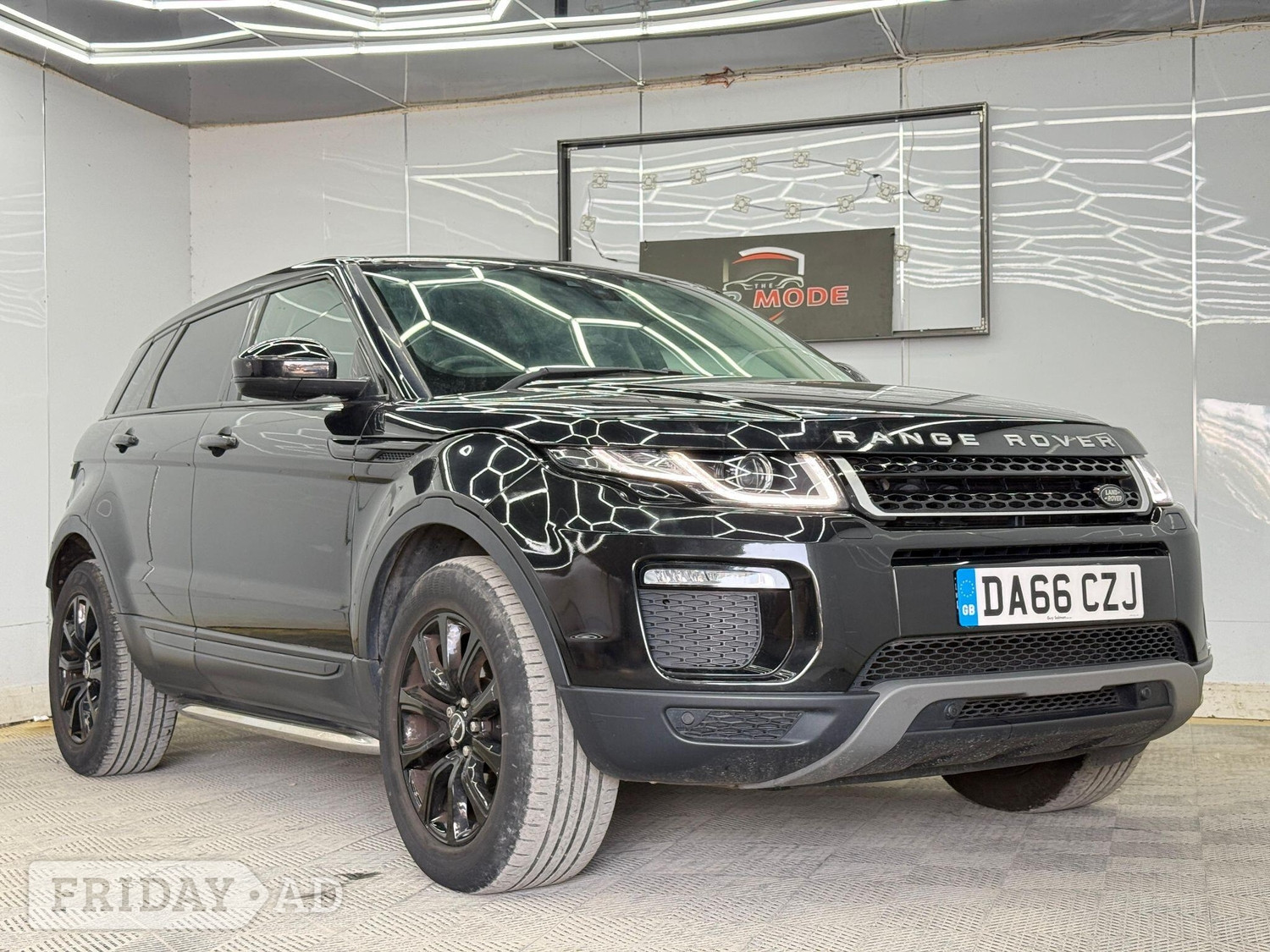 [ berth ]Land Rover Range Rover Evoque