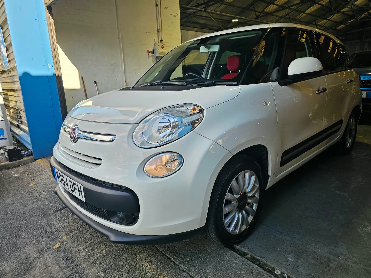 Fiat 500L Pontypridd