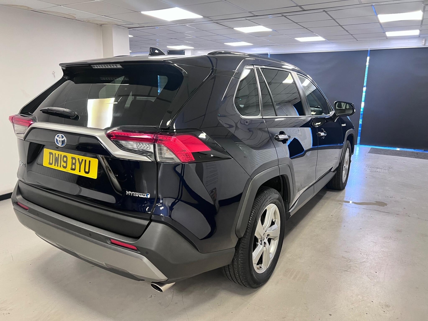 Toyota RAV4 2019 - Cars
