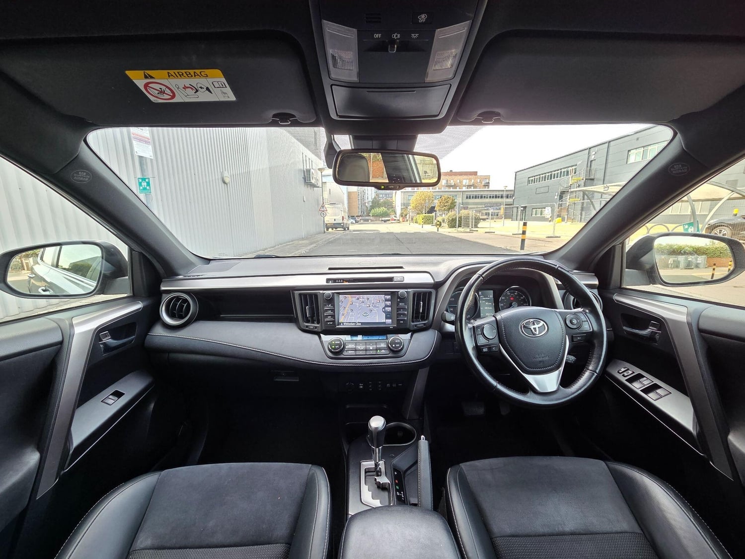 Toyota RAV4 2017 - Cars in Slough