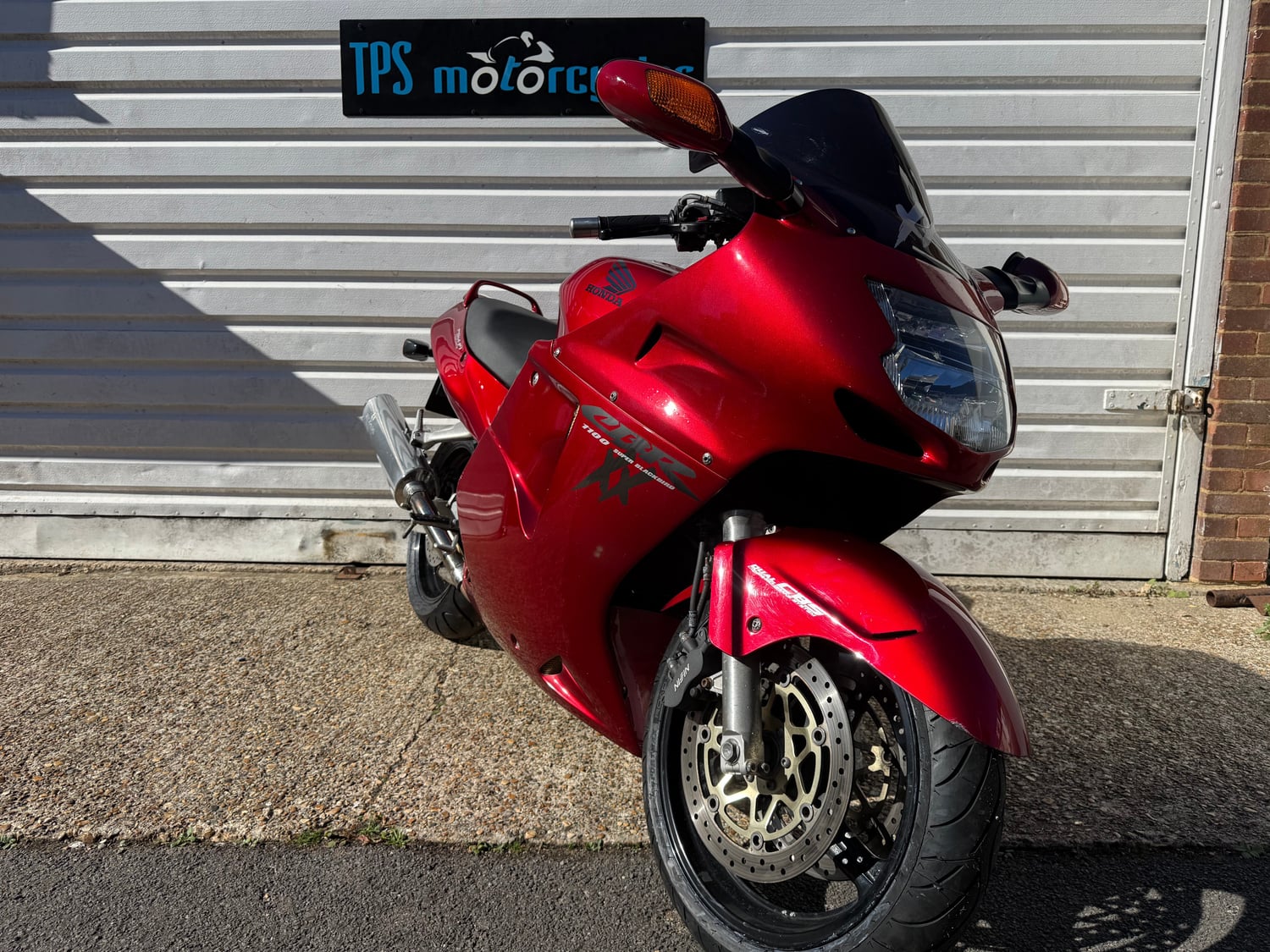 Honda CBR1100XX 1999 - Motorbikes, Scooters & Quads in Eastbourne
