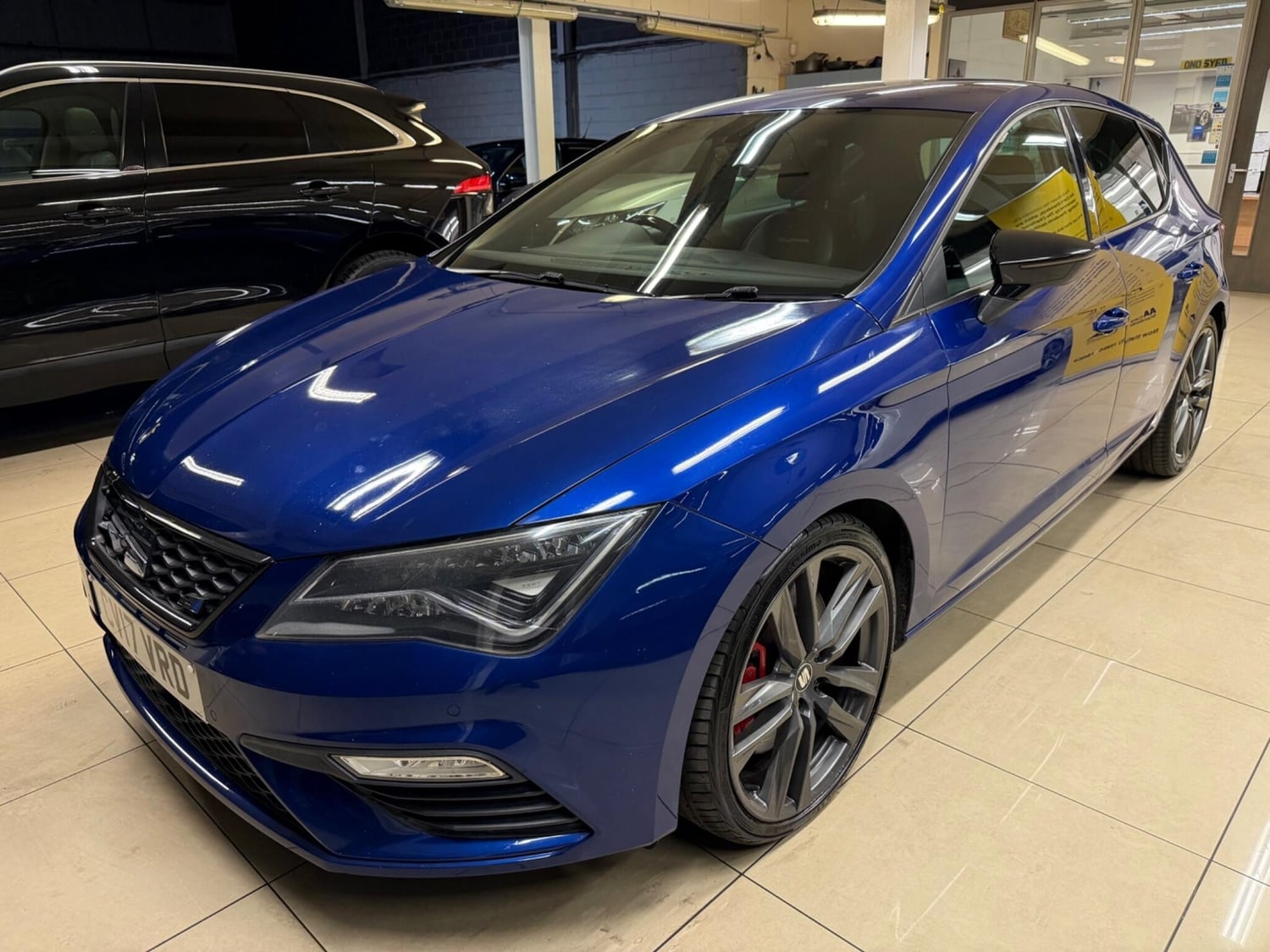 [ berth ]SEAT Leon